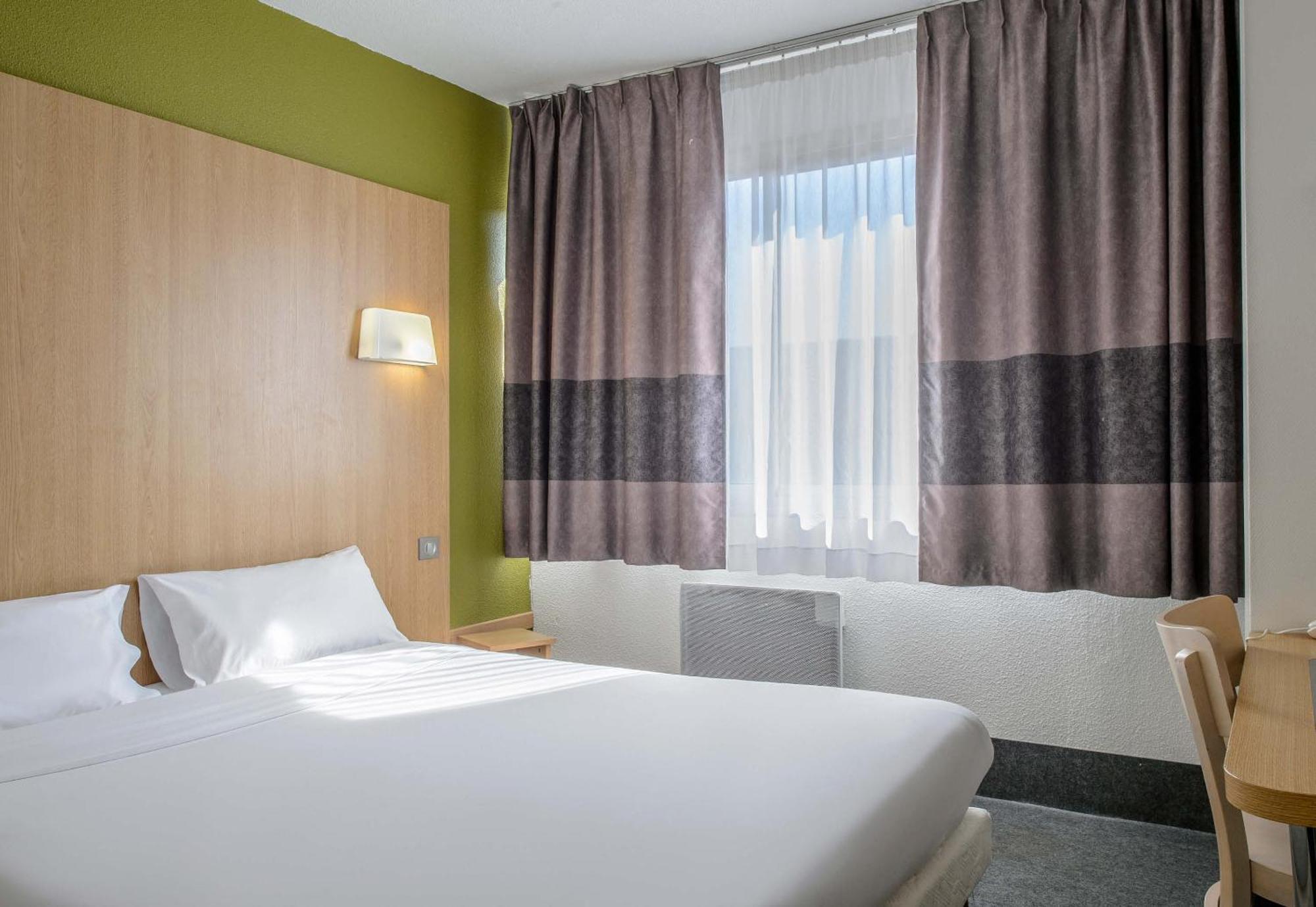 Active, Parking Sécurisé Gratuit Hotel Nîmes