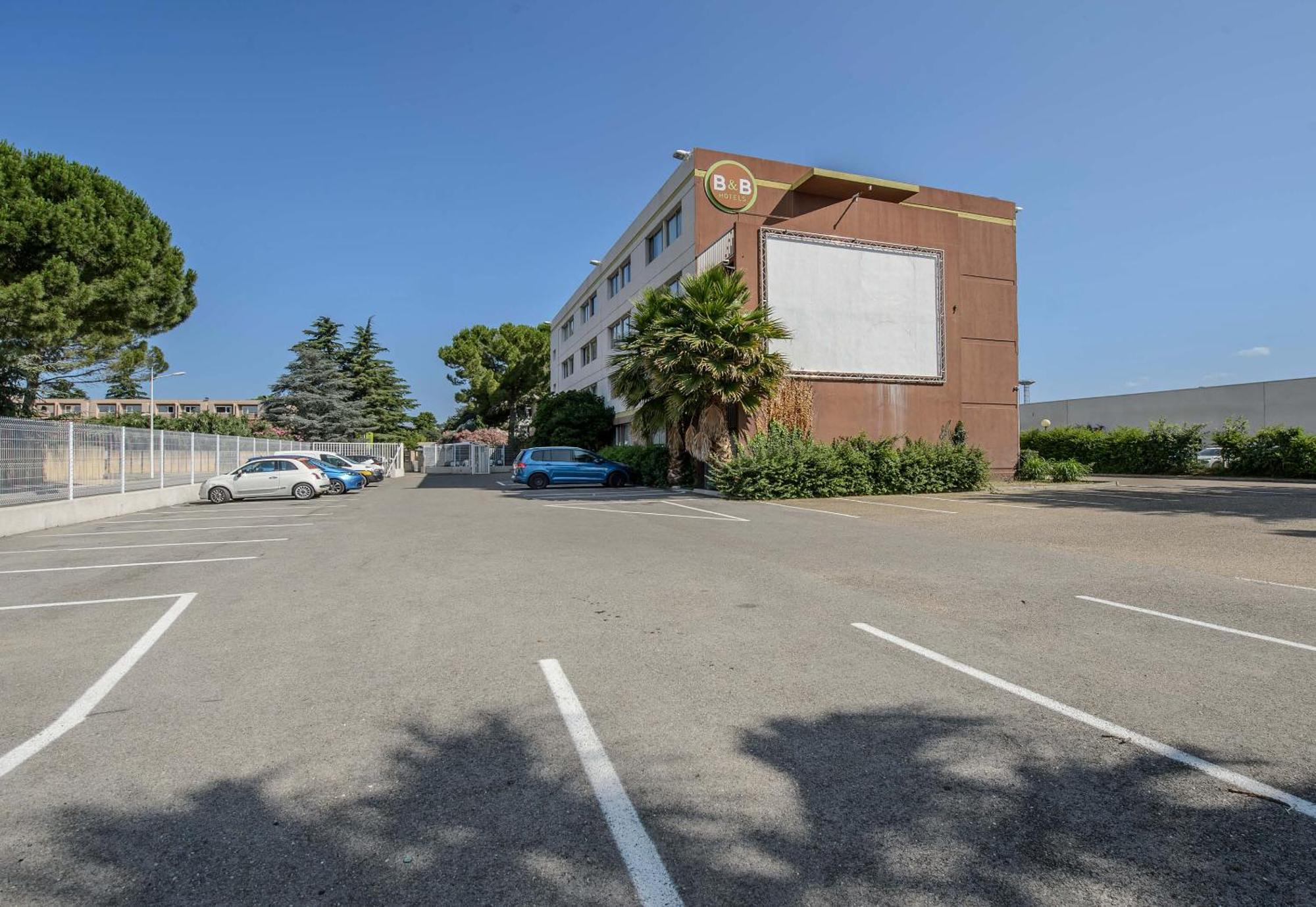 Active, Parking Securise Gratuit Hotel