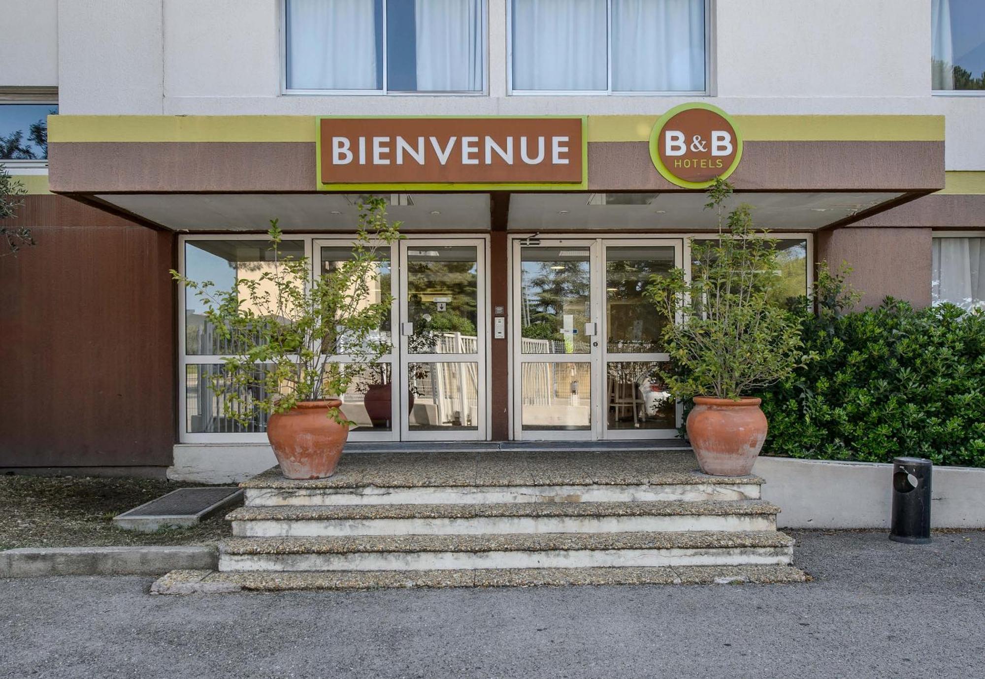 Active, Parking Sécurisé Gratuit Hotel Nîmes