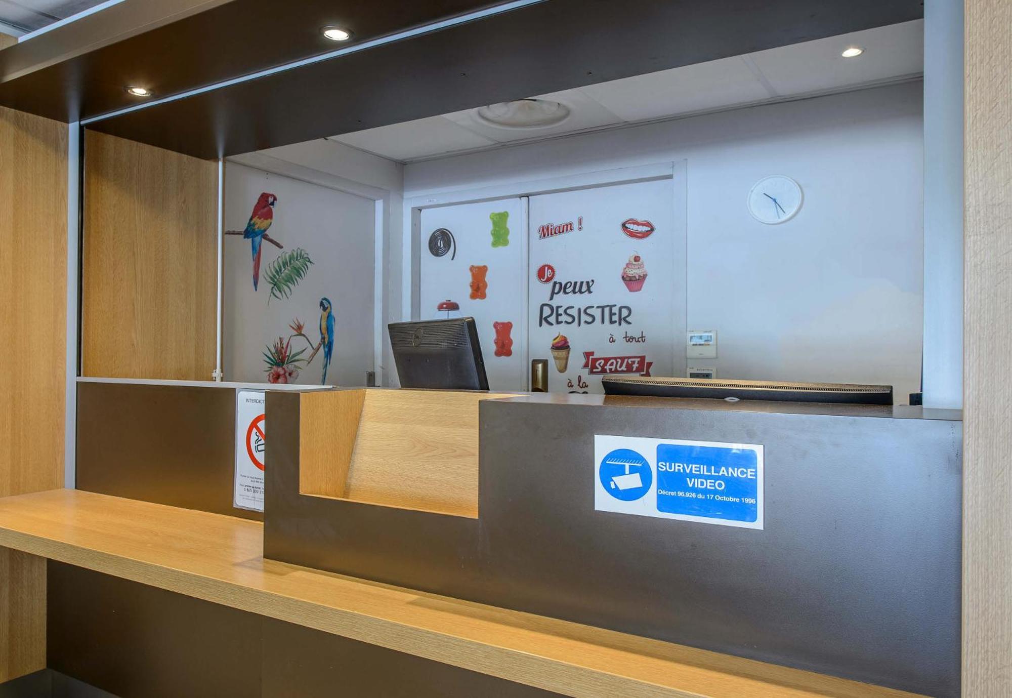 Active, Parking Securise Gratuit Nîmes