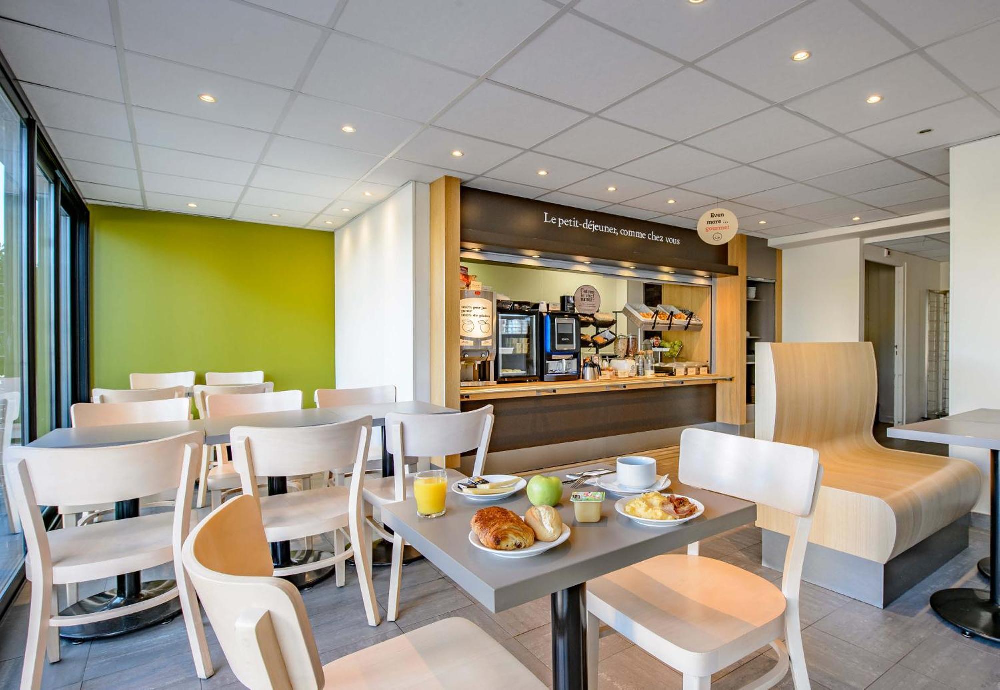 Active, Parking Sécurisé Gratuit Hotel