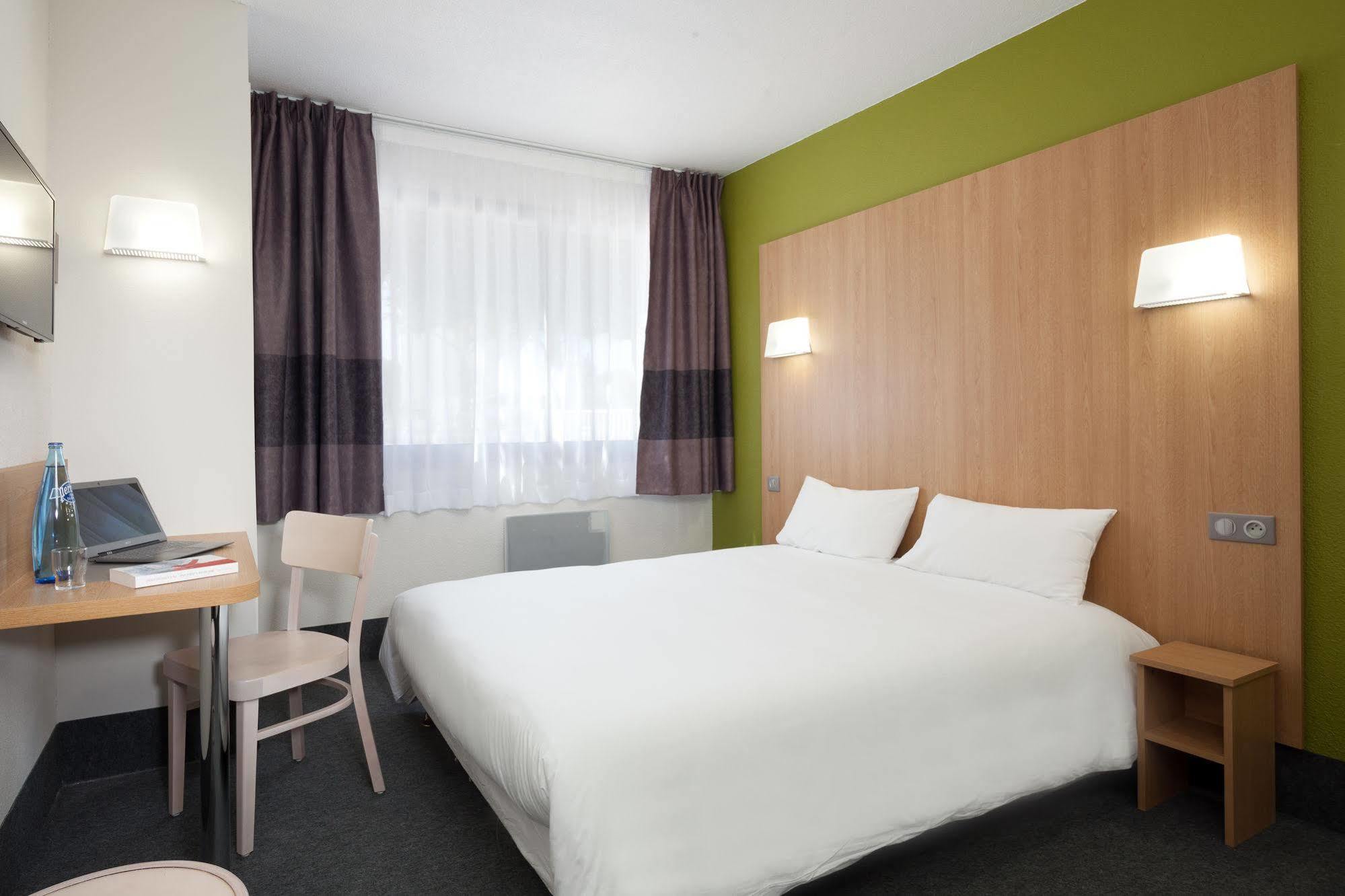 Active, Parking Sécurisé Gratuit Hotel Nîmes