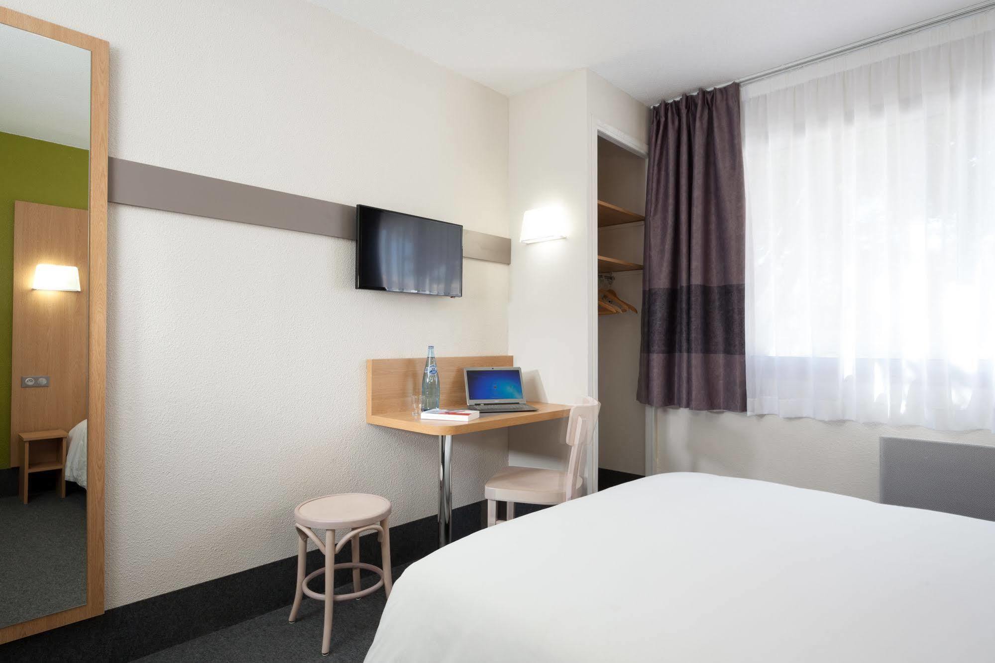 Active, Parking Securise Gratuit Hotel