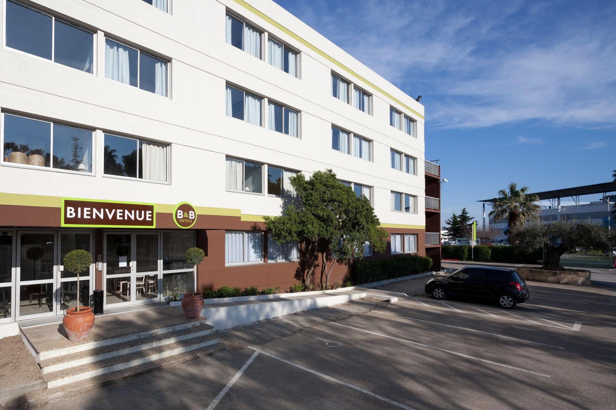 Active, Parking Sécurisé Gratuit Nîmes